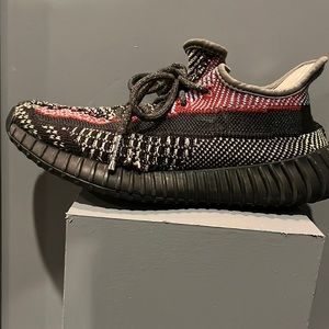 size 4.5 yeezy multi color